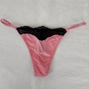 💕✨️NWT Victoria's secret Sexy Pink thong Panties Small